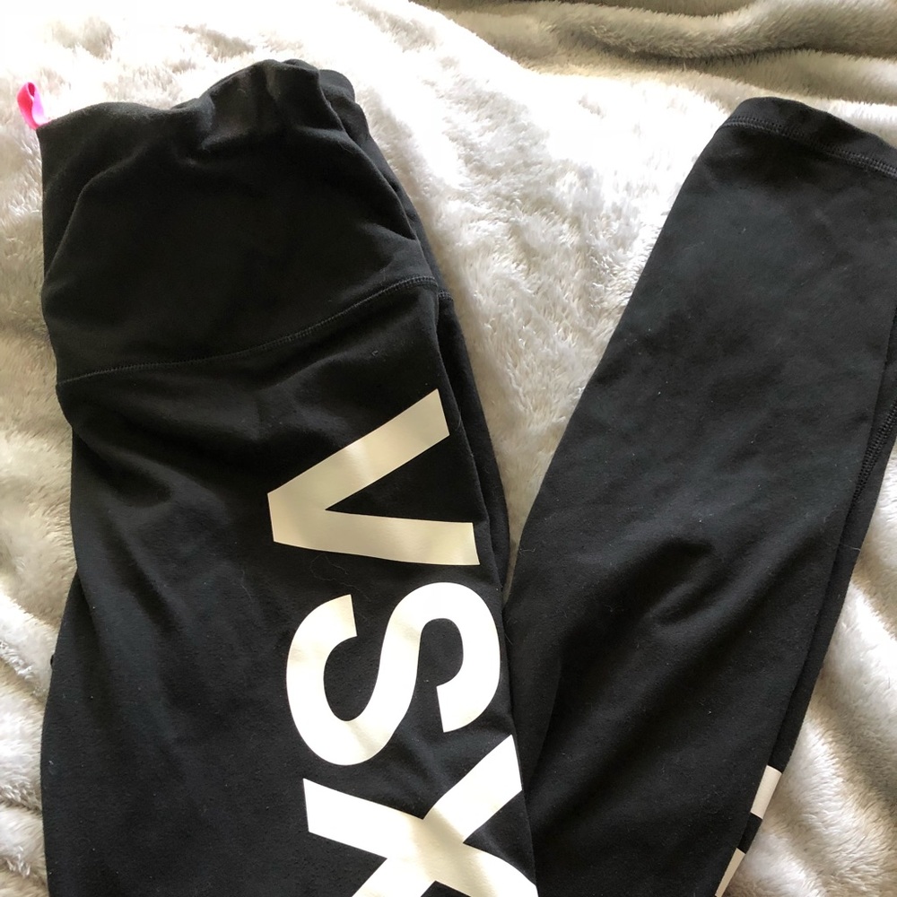 Victoria’s Secret knockout leggings